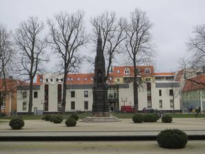 In 2000 betrok de theologische faculteit van de universiteit van Greifswald een nieuw gebouw, dat de naam ”Ernst-Lohmeyer-Haus” kreeg. Lohmeyer, president van de universiteit, werd op 19 september 1946 geëxecuteerd door de beruchte Russische geheime dienst NKVD, voorloper van de KGB. beeld Wikimedia