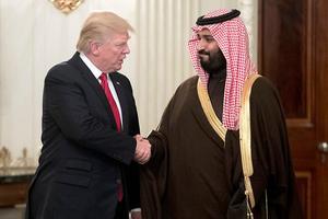 Saudi-Arabië-kenner Paul Aerts waarschuwt voor de „valkuil” die de Saudische kroonprins Mohammed Bin Salman (foto) het Westen voorhoudt. „Hij zegt terug te willen naar de gematigde islam van voor 1979. Maar die islam was al uitermate conservatief.” beeld EPA, Michael Reynolds