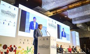 Koning Willem-Alexander houdt dinsdagochtend in New Delhi een toespraak tijdens de 25e editie van de India Tech Summit. beeld ANP