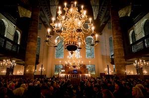 Herdenking van de Kristallnacht in de Portugese Synagoge in Amsterdam, november 2018. beeld ANP, Koen van Weel
