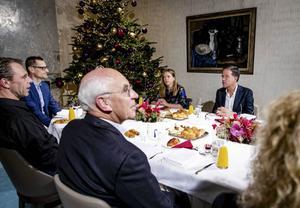 Premier Mark Rutte en minister Carola Schouten van Landbouw, Natuur en Voedselkwaliteit spreken op het Catshuis met het Landbouw Collectief over de stikstofproblematiek. beeld ANP, Sem van der Wal