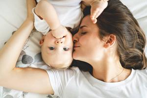 Het meest kostbare wat een moeder te geven heeft is dat het kind leert wat onvoorwaardelijke liefde is. beeld iStock
