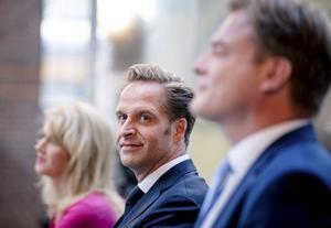 Drie CDA-prominenten tijdens de lijstrekkersverkiezing van het CDA in juni: Mona Keijzer van Economische Zaken en Klimaat, minister en winnaar van de verkiezing Hugo de Jonge van Volksgezondheid, Welzijn en Sport en Kamerlid Pieter Omtzigt. beeld ANP, Bart Maat.