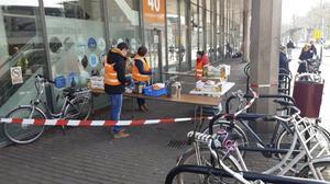 Dordtse kerken slaan de handen ineen bij onder meer het uitdelen van eerste levens-behoeften aan dak- en thuislozen. beeld Licht voor Dordt