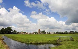 Stadsbewoners kijken vaak neer op dorpelingen die in hun ogen vaak een heel eind achteraan komen.  beeld ANP, Lex van Lieshout