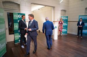 De leden mogen vanaf maandagavond kiezen of ze het liefst vicepremier De Jonge, staatssecretaris Keijzer of Tweede Kamerlid Omtzigt de partij zien aanvoeren in de Kamerverkiezeingen van maart. Beeld ANP Bart Maat