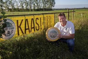 Huig van de Graaf, eigenaar van de kaasmakerij in Doorn: „Veel bezoekers in coronatijd zeiden: Ik rijd hier zo vaak voorbij. Eindelijk heb ik eens tijd om langs te komen.” beeld Erik Kottier