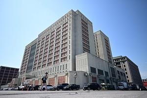 Het Metropolitan Detention Center in Brooklyn. beeld AFP