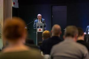 Dr. A. A. A. Prosman spreekt dinsdag tijdens de ontmoetingsmiddag in Nijkerk van het hoofdbestuur van de Gereformeerde Bond (GB) in de Protestantse Kerk in Nederland. beeld André Dorst