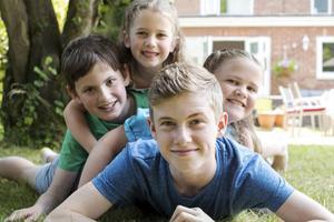 „Zouden wij een voor kinderen goede gezinsstructuur kunnen ontwerpen waarbij meer dan twee ”ouders” een rol kunnen hebben?” beeld iStock