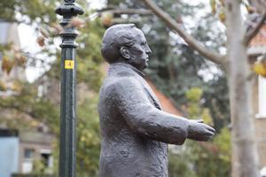 Standbeeld in Maassluis. beeld RD, Anton Dommerholt