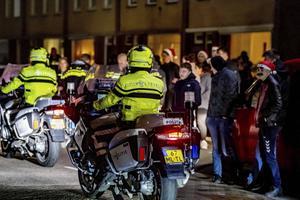 Bij rellen in Urk zijn afgelopen weekend twaalf mensen opgepakt. De meesten komen uit Urk. beeld ANP