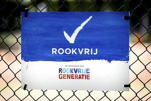 Het ontmoedigen van het roken, ook in de openbare ruimtes in de buitenlucht, zal bijdragen aan het verder terugdringen van longkanker. beeld ANP, Koen van Weel