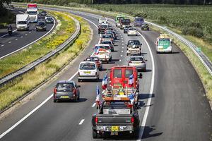 Boeren op de A28 richting Bilthoven. beeld ANP