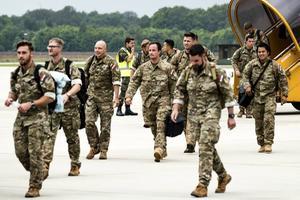 „Met de opgedane ervaring tijdens internationale crisissituaties kan defensie civiele crisisteams ondersteunen in effectief leiderschap.” beeld ANP, Rob Engelaar