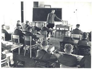 Een theorieklas van de Reichsschule te Valkenburg tijdens de Tweede Wereldoorlog. beeld Nationaal Onderwijsmuseum Dordrecht