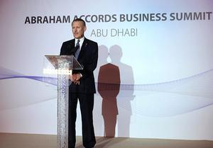 De Emiraten en Bahrein waren afgelopen maanden de eerste Arabische landen in ongeveer een kwart eeuw die de banden met Israël hebben genormaliseerd. Foto: de Amerikaanse ambassadeur John Rakolta in Abu Dhabi. beeld AFP