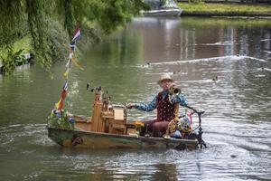 Het geluid van de houten orgelpijpen en koperen hoorn draagt ver over het water. beeld Erik Kottier