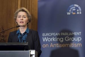 De Europese Commissievoorzitter Ursula von der Leyen presenteerde dinsdag een nieuwe werkgroep tegen antisemitisme. beeld EU