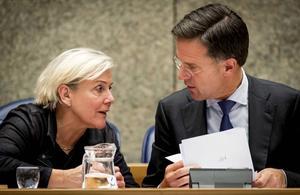 Rutte en Bijleveld gaven 27 november uitleg over burgerdoden Irak.  beeld ANP, Koen van Weel