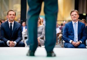 Minister Hugo de Jonge van Volksgezondheid, Welzijn en Sport (CDA) en Pieter Omtzigt (CDA) tijdens de bekendmaking van de eerste stemmingsronde voor de lijsttrekkersverkiezing van het CDA. beeld ANP
