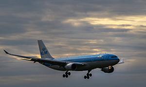 Door de coronacrisis zag Air France-KLM in het tweede kwartaal bijna de gehele passagiersstroom wegvallen. beeld AFP