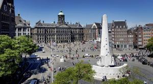 Bij een rechtsstaat hoort dat met die rechten en vrijheden ten opzichte van elkaar respectvol wordt omgegaan. Foto: Het Nationaal Monument in Amsterdam voor de herdenking van de Tweede Wereldoorlog. beeld ANP, Robin van Lonkhuijsen