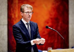 Minister Sander Dekker (Rechtsbescherming) moet voor de zomer in kaart brengen welke knelpunten een vlotte invoering van het juridisch meerouderschap na de verkiezingen nog in de weg staan. beeld ANP, Sem van der Wal