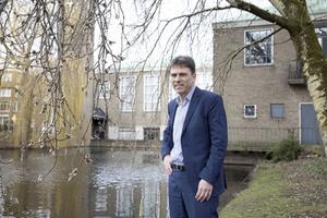 Ds. C. M. van Loon bezocht tientallen oude en nieuwe gemeenten en zag er „lente in de kerk.” Hij schreef er een boek over. „Als God nieuwe dingen doet, moeten wij Hem daar om eren.” beeld RD, Anton Dommerholt