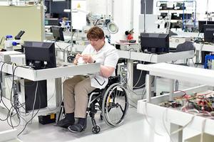 Zorginstellingen komen door de crisis in financiële problemen. beeld iStock