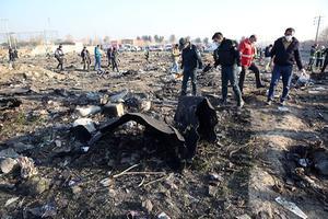 Oekraïne hield na de crash van een Boeing vorige week woensdag bewust informatie over de oorzaak van het ongeval achter om toegang tot de rampplek in Iran te krijgen. beeld EPA
