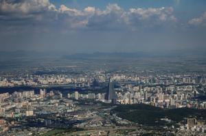De Noord-Koreaanse hoofdstad Pyongyang werd aan het begin van de 20e eeuw het Jeruzalem van het Verre Oosten genoemd. Foto: het hedendaagse Pyongyang. beeld AFP, Ed Jones