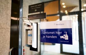 Werknemers moeten in principe hun werkzaamheden blijven verrichten en kunnen niet zonder toestemming thuisblijven. beeld ANP, Bart Maat