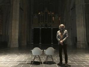 Stadsorganist Johan Luijmes in de Eusebiuskerk in Arnhem. beeld RD