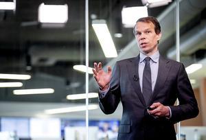 Hoofdeconoom Peter Hein van Mulligen tijdens de eerste virtuele persconferentie van het Centraal Bureau voor de Statistiek (CBS). Tijdens de conferentie wordt onder meer ingegaan op de economische groei in het eerste kwartaal van 2020. beeld ANP, Koen van Weel
