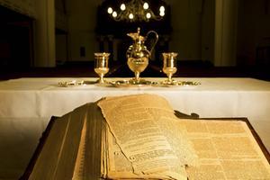 „De sacramenten zijn naar hun aard gebonden aan de samenkomst van de gemeente en behoren tot de ”essentials” van Bijbelse geloofsbeoefening. Wanneer de sacramenten niet bediend kunnen worden, is dat een ernstig gebrek.” beeld RD, Henk Visscher