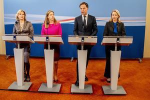 De ministers Van Nieuwenhuizen en Schouten, premier Rutte en minister Van Veldhoven (v.l.n.r.). beeld ANP