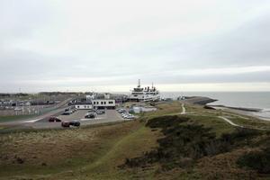 De boot naar Den Helder ligt op Texel klaar voor vertrek. De veerbootreis naar de Waddeneilanden wordt voor toeristen afgeraden. beeld ANP, Pieter Stam de Jonge