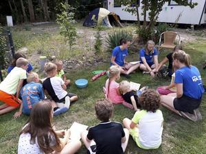 Dabar organiseert onder meer kinderactiviteiten op campings. Op diverse locaties wordt het gebruikelijke programma vanwege de coronamaatregelen deze zomer aangepast.  beeld Dabar