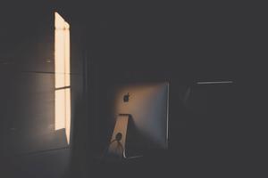 „De harde schijnwereld van porno brengt forse geestelijke en relationele schade toe aan de kijker.” beeld Unsplash