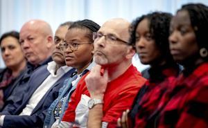 De toeslagenaffaire is het voorbeeld bij uitstek van wantrouwen door de overheid. Foto: gedupeerde ouders tijdens de persconferentie over het eindrapport van de adviescommissie uitvoering toeslagen in maart. beeld ANP, Sem van der Wal