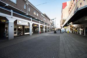 Een lege winkelstraat in Lelystad. beeld ANP, Jeroen Jumelet