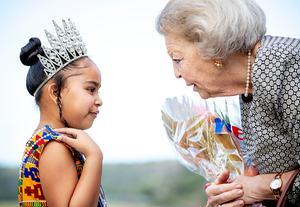 Prinses Beatrix arriveert op Sint Eustatius. beeld ANP