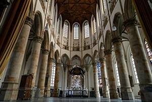 Het interieur van de Grote kerk of Sint-Jacobskerk. Omdat op deze locatie meer afstand tussen mensen kan worden gehouden, vindt Prinsjesdag vanwege het coronavirus niet plaats in de Ridderzaal maar in de Grote Kerk. beeld ANP, Bart Maat
