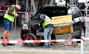 De auto die in Berlijn op mensen inreed. beeld AFP