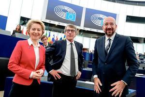 „Alleen een sterke Europese Unie kan ons gemeenschappelijk erfgoed en de economieën van onze lidstaten beschermen.” Foto v.l.n.r.: Ursula von der Leyen (voorzitter Europese Commissie), David Sassoli (voorzitter Europees Parlement) en