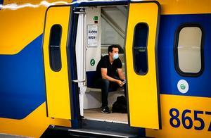 De NS neemt de maatregelen omdat het aantal reizigers blijft dalen door de lockdownregels. beeld ANP, Jeroen Jumelet