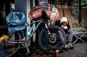„Het aantal daklozen is sinds 2009 verdubbeld, onder jongvolwassenen verdrievou-digd.” beeld ANP, Koen van Weel