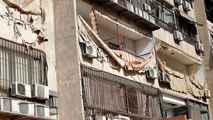 Schade aan een gebouw van Hezbollah in Beirut. beeld AFP