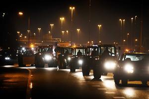 Protesterende boeren op de A1. beeld ANP